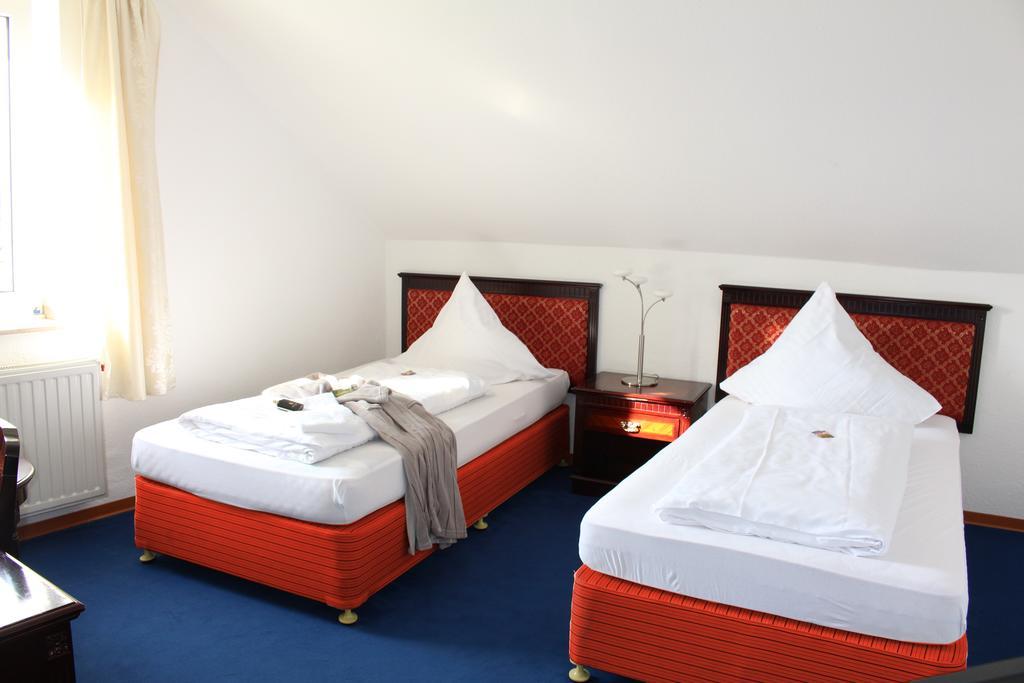 Hotel-Restaurant Heute Frechen Bagian luar foto